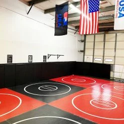AK Athletic Equipment Black And Red 8 Section 20' X 20' X 1 3/8" Roll-Up Wrestling Mat With Four Practice Circles